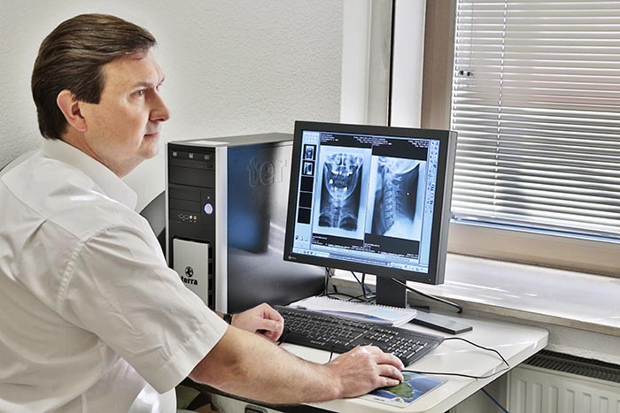 Andrej Tuzhikov - Orthopädie & Sportmedizin  