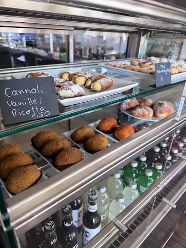 Maarket Café  